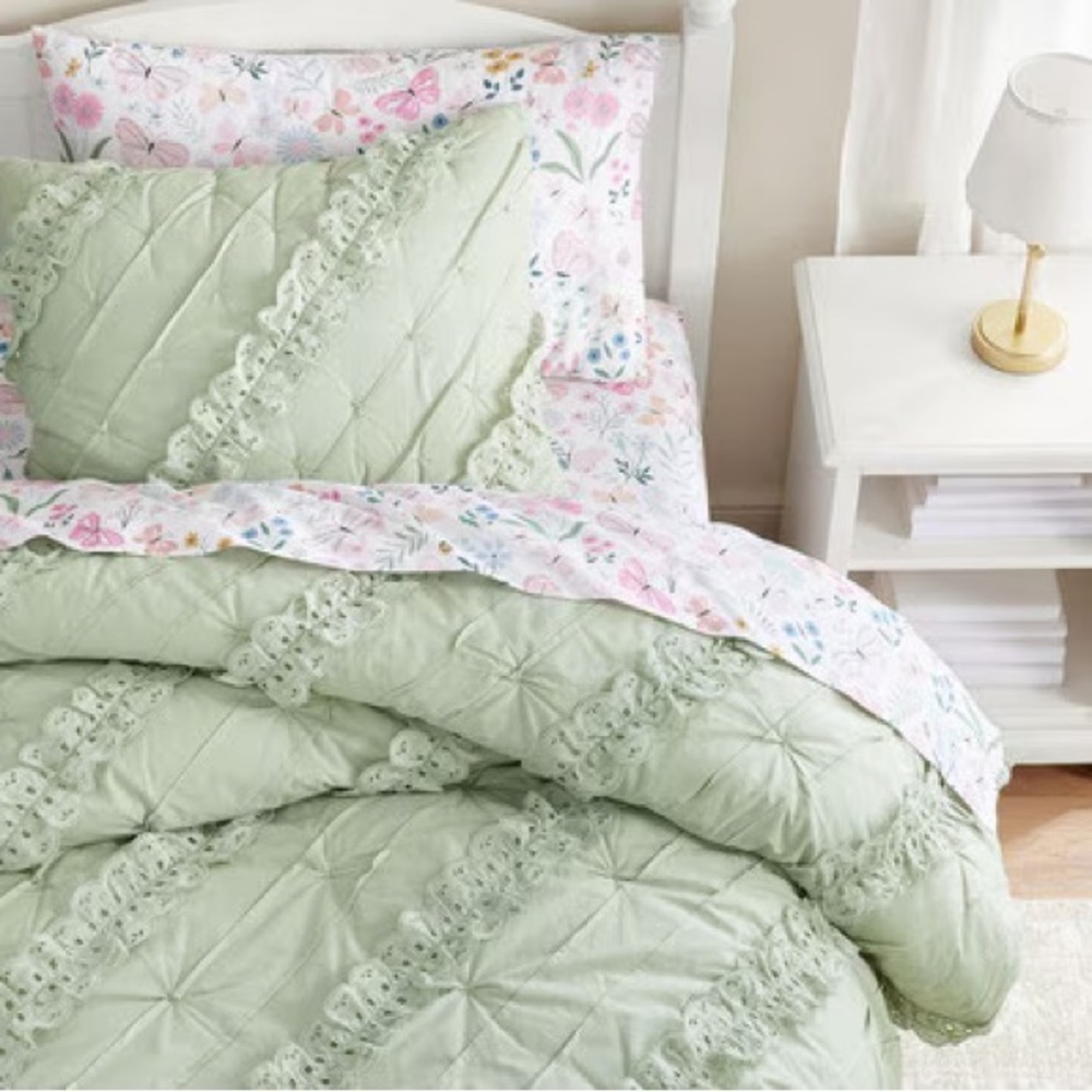 PBK Twin Quilt and Sham